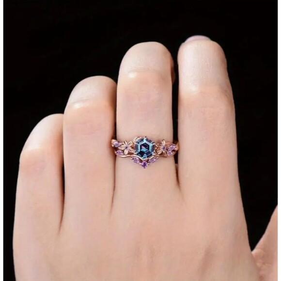 Blue Polygon Stone Ring Gold Band Flowers Lilac Size 8 - Picture 9 of 9